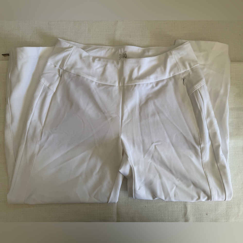 Women's White Capris